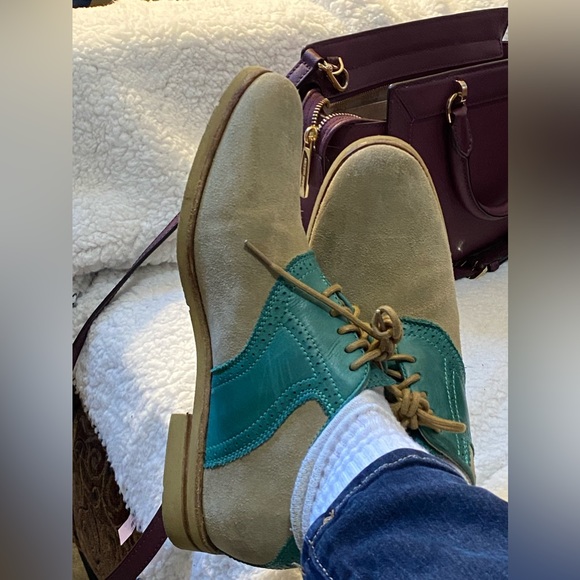 Rare Frye two tone oxfords. So 8 ladies. Striking colour! - Picture 2 of 7